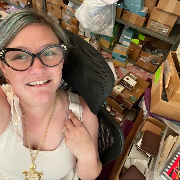 Meet your Posher, Cassie - Picture 2 of 15